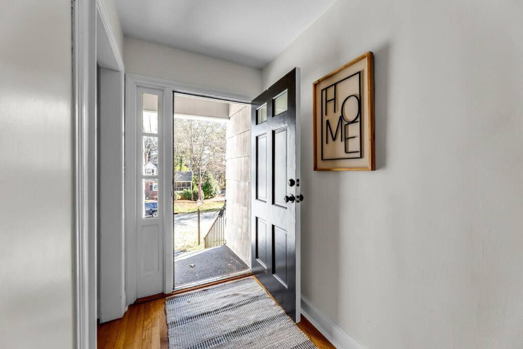 Fully Renovated 4 Bed Buena Vista House Near Wfu Villa Winston-Salem Exterior photo