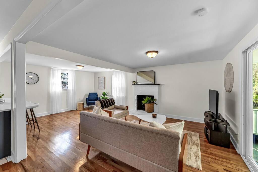 Fully Renovated 4 Bed Buena Vista House Near Wfu Villa Winston-Salem Exterior photo
